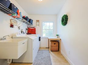 1 Valley View Dr, Grafton MA 01536