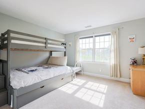 1 Valley View Dr, Grafton MA 01536