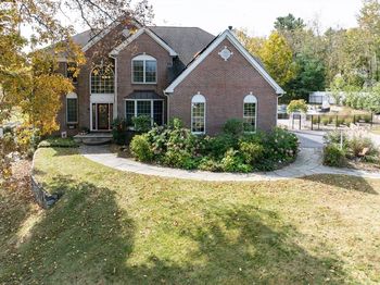 1 Valley View Dr