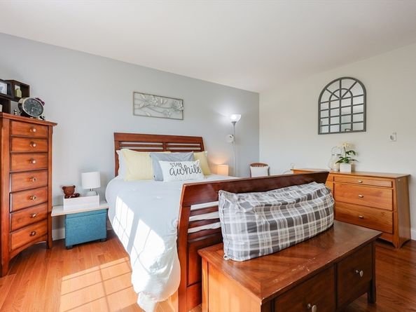 1 Valley View Dr, Grafton MA 01536