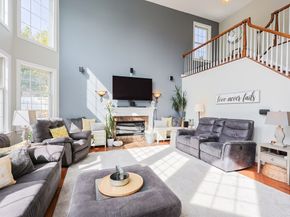 1 Valley View Dr, Grafton MA 01536