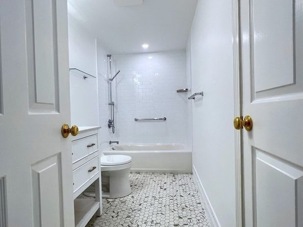 151 Coolidge Avenue 404, Watertown MA 02472