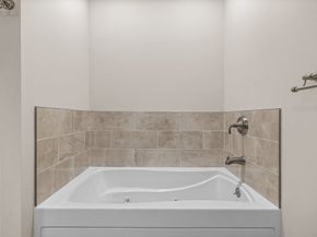 500 Lexington St 6, Woburn MA 01801