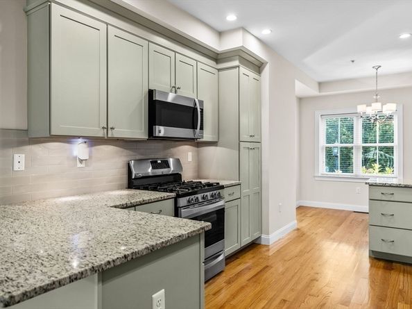 500 Lexington St 6, Woburn MA 01801