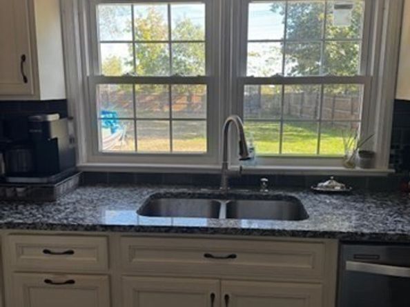 15 Clyde St, Fitchburg MA 01420