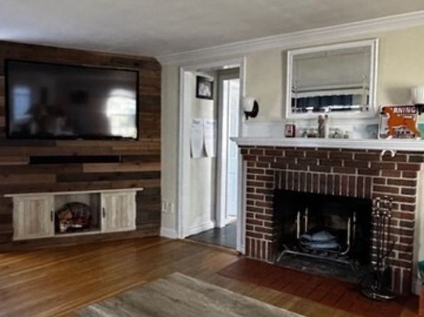 15 Clyde St, Fitchburg MA 01420