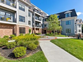 131 Eliot St 408, Milton MA 02186