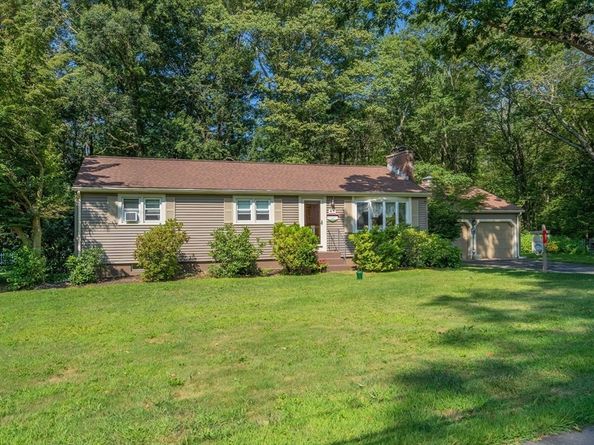 47 Paxton Road, Spencer MA 01562