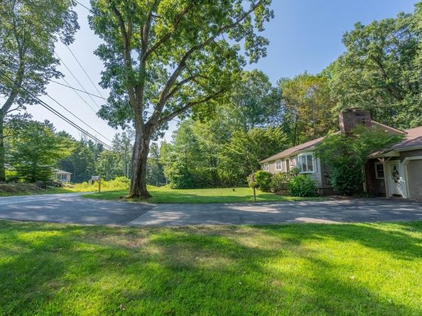 47 Paxton Road, Spencer MA 01562