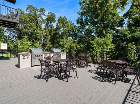 1 Nevins Hill Way PH703, Boston MA 02135
