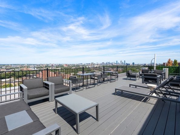 1 Nevins Hill Way PH703, Boston MA 02135