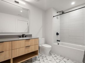 1 Nevins Hill Way PH703, Boston MA 02135