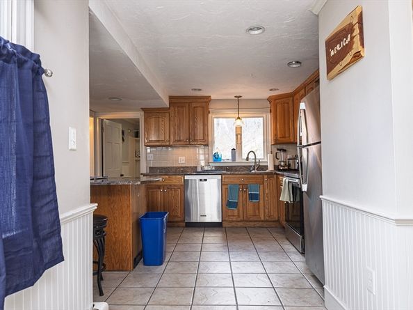 166 Hull St, Hingham MA 02043