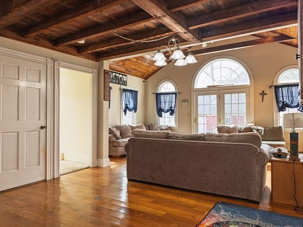 166 Hull St, Hingham MA 02043