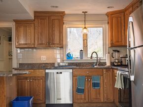 166 Hull St, Hingham MA 02043