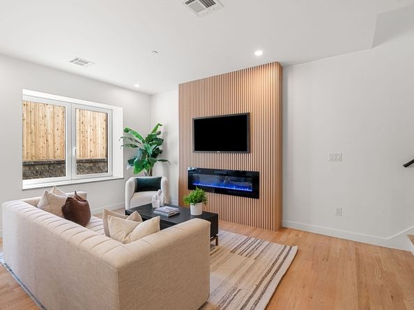 122 Washington St 22, Weymouth MA 02188