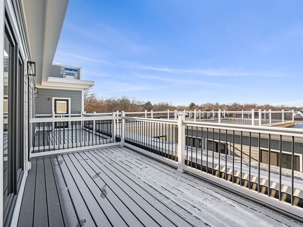 122 Washington St 22, Weymouth MA 02188