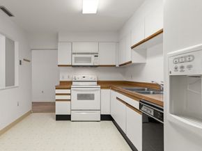 1265 Beacon 404, Brookline MA 02446