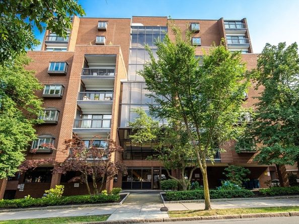 1265 Beacon 404, Brookline MA 02446