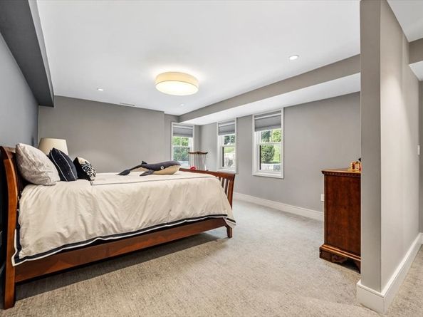 2 Black Rock Dr 21, Hingham MA 02043