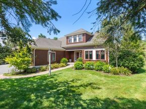 2 Black Rock Dr 21, Hingham MA 02043