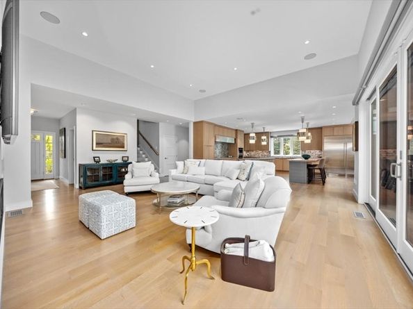 2 Black Rock Dr 21, Hingham MA 02043