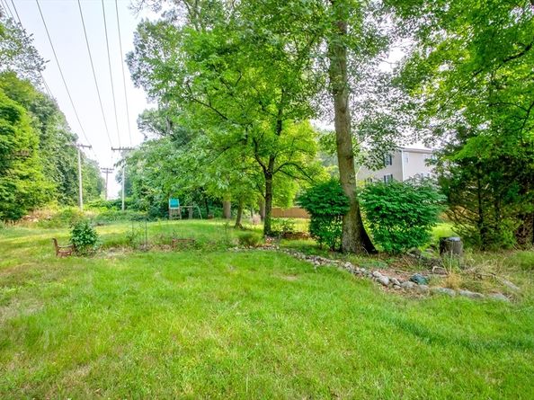 74 Oakland St, Brockton MA 02302
