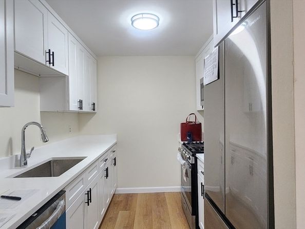 6 Greenbriar Dr 209, North Reading MA 01864