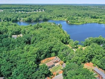 66 Lakeshore Dr