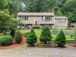 66 Lakeshore Dr, Norfolk MA 02056