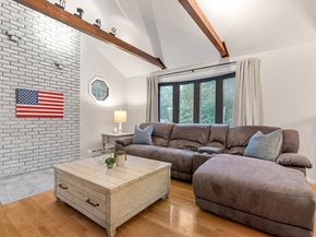 66 Lakeshore Dr, Norfolk MA 02056