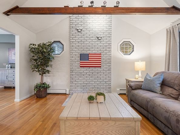 66 Lakeshore Dr, Norfolk MA 02056