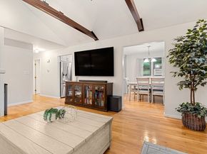 66 Lakeshore Dr, Norfolk MA 02056