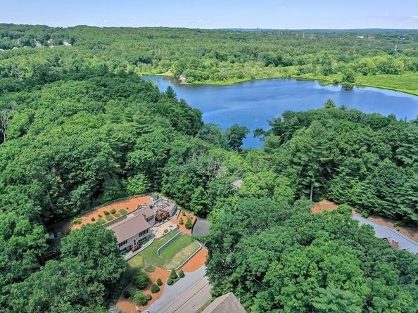 66 Lakeshore Dr, Norfolk MA 02056