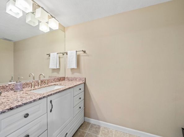 24 Pelican Dr 24, Walpole MA 02081