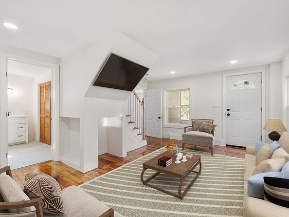 29 Lakeview Ave, Lunenburg MA 01462