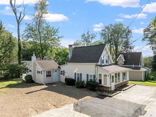 29 Lakeview Ave, Lunenburg MA 01462