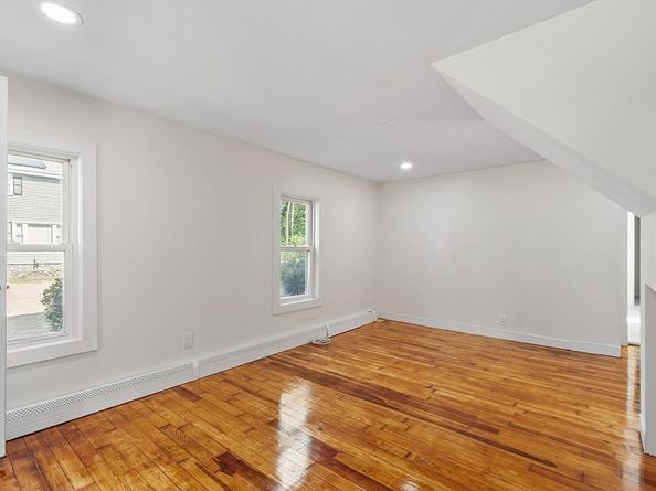 29 Lakeview Ave, Lunenburg MA 01462