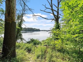 29 Lakeview Ave, Lunenburg MA 01462