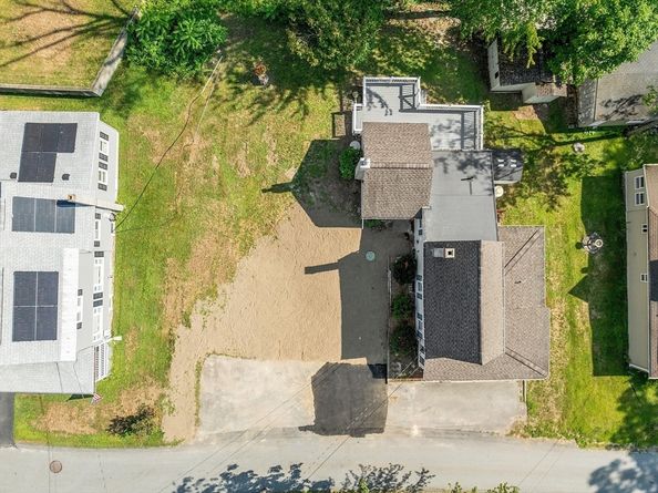 29 Lakeview Ave, Lunenburg MA 01462