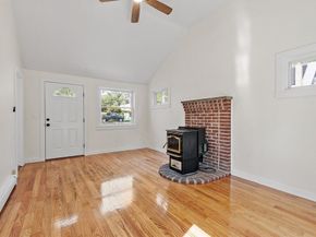 29 Lakeview Ave, Lunenburg MA 01462
