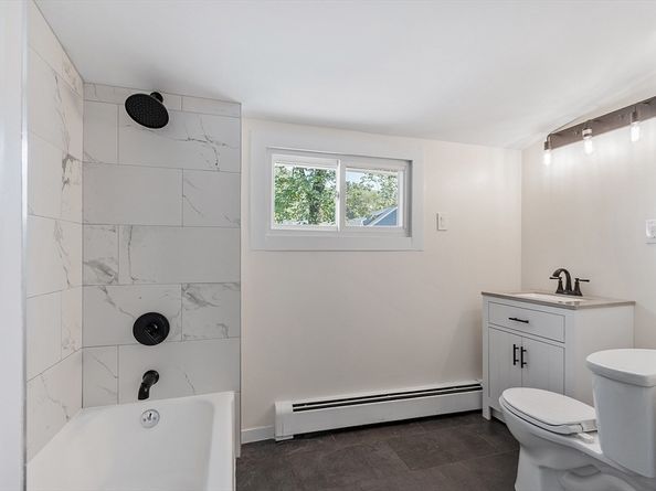 29 Lakeview Ave, Lunenburg MA 01462