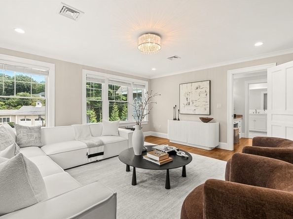 6 Ledgewood Road, Winchester MA 01890
