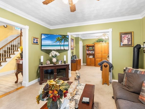 9 Avon St, Saugus MA 01906