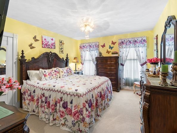 9 Avon St, Saugus MA 01906