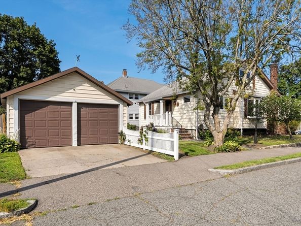 45 Moffat Road, Quincy MA 02168