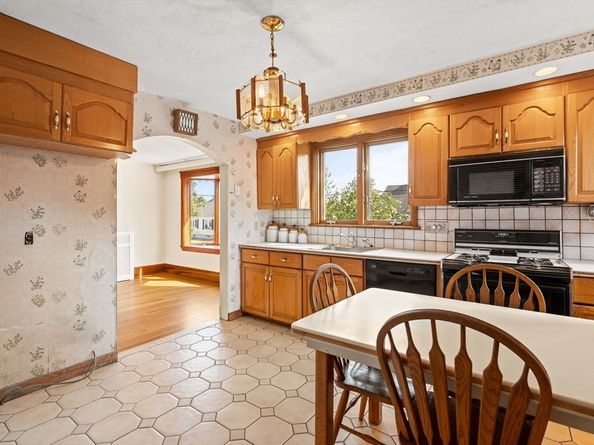 45 Moffat Road, Quincy MA 02168