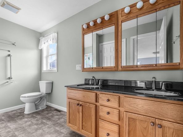 11 Harmony Xing, East Bridgewater MA 02333