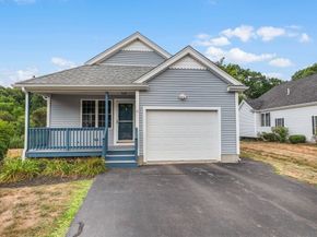 11 Harmony Xing, East Bridgewater MA 02333