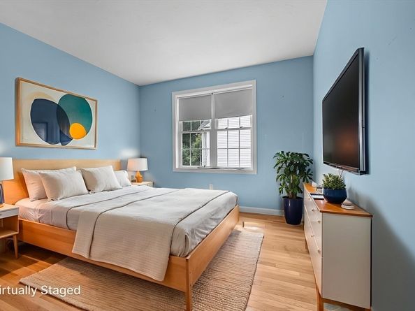 11 Harmony Xing, East Bridgewater MA 02333